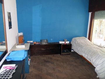 Venta de Casa 6 Amb.   C/Depto. 2 Amb.  en San Justo -   Buen Estado