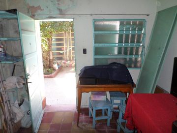 Venta de Casa 6 Amb.   C/Depto. 2 Amb.  en San Justo -   Buen Estado