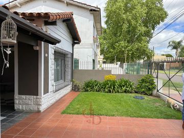 Casa en  Adrogué