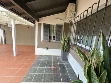Casa en  Adrogué