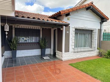 Casa en  Adrogué
