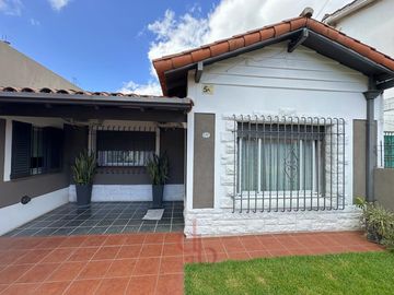 Casa en  Adrogué