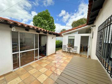 Casa en  Adrogué