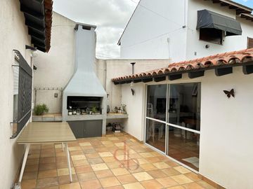 Casa en  Adrogué