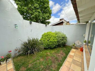 Casa en  Adrogué