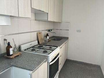 VENTA - Departamento - 2 Dormitorios con Balcón al frente - Martin, Rosario