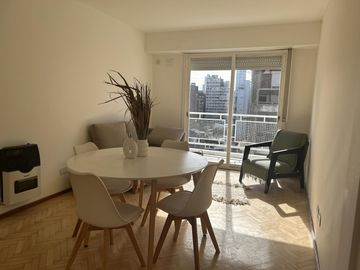 VENTA - Departamento - 2 Dormitorios con Balcón al frente - Martin, Rosario