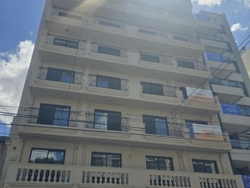 Monoambiente con balcón  a ESTRENAR!! / al frente / equipado / flores / 3 A