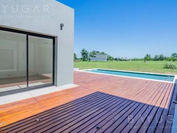 Venta Casa - Medal Country Club / Pilar - Financiación