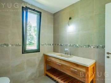 Venta Casa - Medal Country Club / Pilar - Financiación