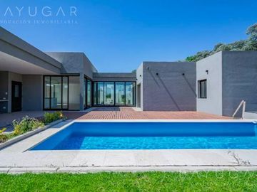 Venta Casa - Medal Country Club / Pilar - Financiación