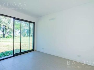 Venta Casa - Medal Country Club / Pilar - Financiación