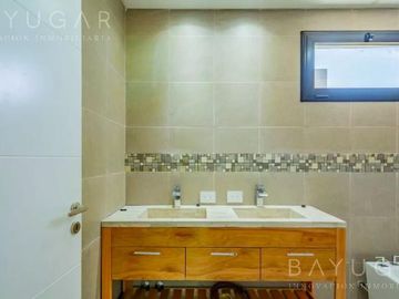 Venta Casa - Medal Country Club / Pilar - Financiación