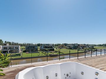 Casa en  Venta en El Yacht