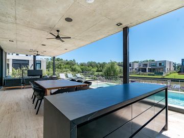 Casa en  Venta en El Yacht