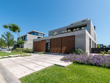 Casa en  Venta en El Yacht