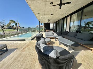 Casa en  Venta en El Yacht