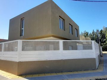 VENTA CASA 3 DORMITORIOS - B° PARQUES DE TALEROS, NEUQUÉN CAPITAL