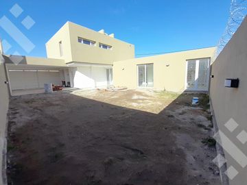 VENTA CASA 3 DORMITORIOS - B° PARQUES DE TALEROS, NEUQUÉN CAPITAL