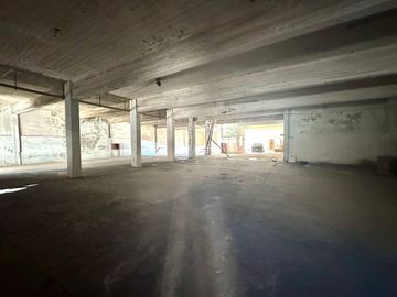Galpón - Deposito 1.900 m2 en venta o  alquiler en balvanera