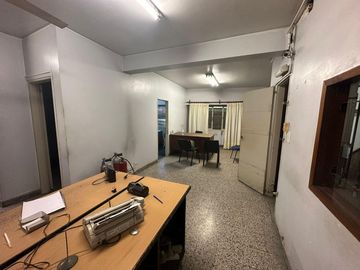 Galpón - Deposito 1.900 m2 en venta o  alquiler en balvanera