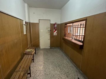 Galpón - Deposito 1.900 m2 en venta o  alquiler en balvanera