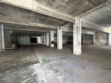 Galpón - Deposito 1.900 m2 en venta o  alquiler en balvanera