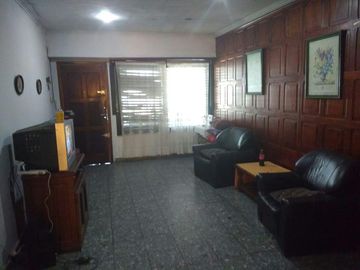 Casa en venta - 3 Dormitorios 2 Baños - 283Mts2 - La Plata [FINANCIADO]