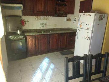 Casa en venta - 3 Dormitorios 2 Baños - 283Mts2 - La Plata [FINANCIADO]