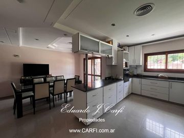 Venta de casa 4 ambientes - Castelar Norte