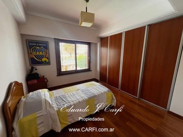 Venta de casa 4 ambientes - Castelar Norte