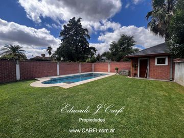 Venta de casa 4 ambientes - Castelar Norte