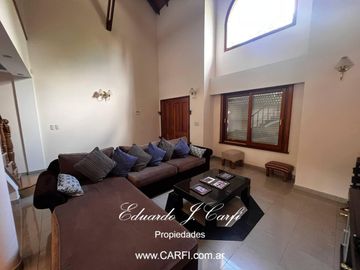 Venta de casa 4 ambientes - Castelar Norte