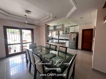 Venta de casa 4 ambientes - Castelar Norte