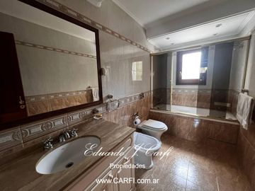 Venta de casa 4 ambientes - Castelar Norte