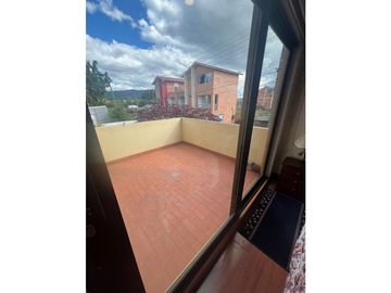 Chía, Cra 9 antigua, 800 M2 lote, 380 m2 construidos