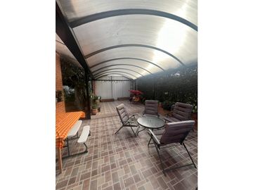 Chía, Cra 9 antigua, 800 M2 lote, 380 m2 construidos