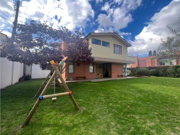 Chía, Cra 9 antigua, 800 M2 lote, 380 m2 construidos