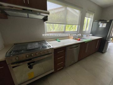 CASA EN VENTA EN CLUB DE GOLF TEQUISQUIAPAN greta