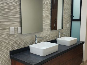 Casa en Venta en Cañadas del Arroyo, 3 Recámras, Jardín, Diseño de Autor, Lujo