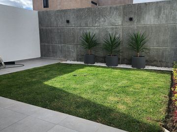 Casa en Venta en Cañadas del Arroyo, 3 Recámras, Jardín, Diseño de Autor, Lujo
