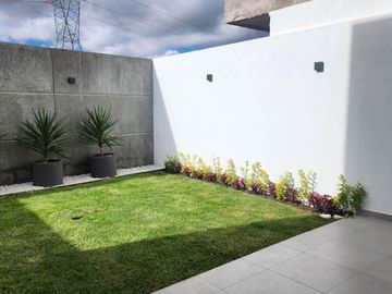 Casa en Venta en Cañadas del Arroyo, 3 Recámras, Jardín, Diseño de Autor, Lujo
