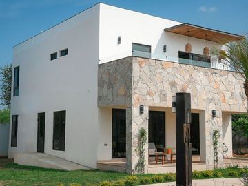 Casa en venta en Los Lirios en Montemorelos