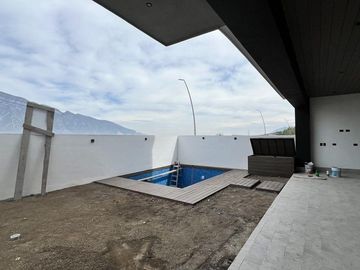 Hermosa Casa Nueva en Venta en Las Fincas, Valle Poniente