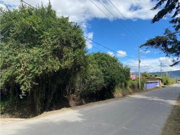 LOTE EN CHIA VEREDA FONQUETA 2.000 MTS CON SERVICIOS PARA CONSTRUIR