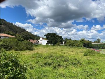 LOTE EN CHIA VEREDA FONQUETA 2.000 MTS CON SERVICIOS PARA CONSTRUIR