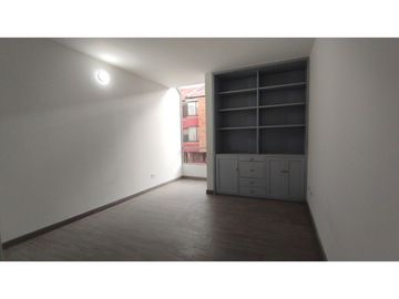 Los Elíseos - Casa para la venta en Suba, Britalia