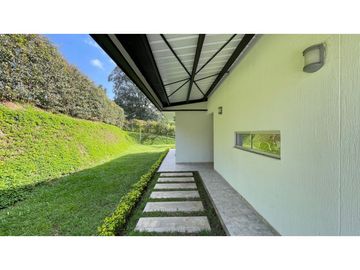 OPORTUNIDAD VENTA DE HERMOSA CASA CAMPESTRE VIA ARMENIA
