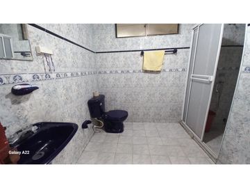CASA+APTO EN VENTA BARRIO LA VICTORIA