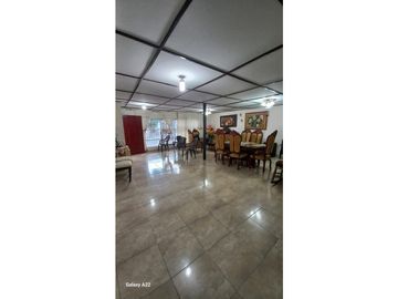 CASA+APTO EN VENTA BARRIO LA VICTORIA